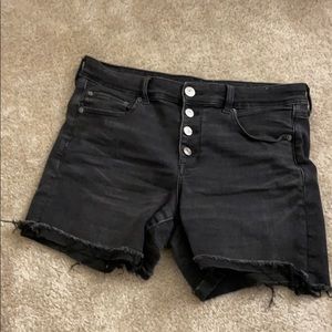 American Eagle size 12 midi short
